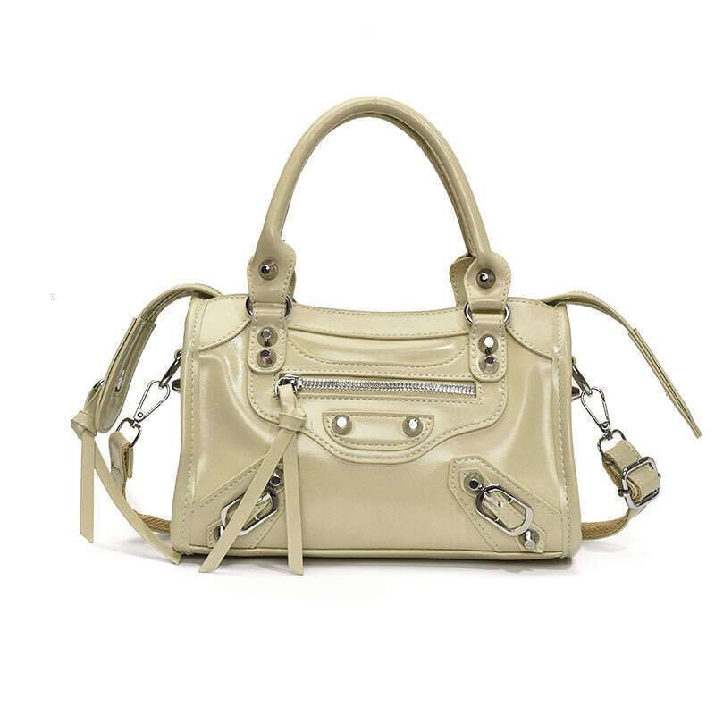 Motorcycle Paris Rivet Ins Hot Girl High-End Large Capacity Handheld Pillow Single Shoulder Crossbody Bag