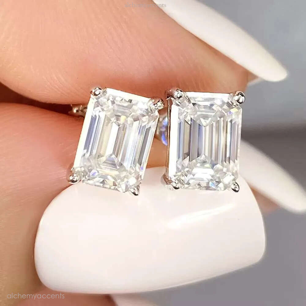 White Gold Plated Sterling Sier VVS Moissanite Simulated Dia Stud Earrings for Women