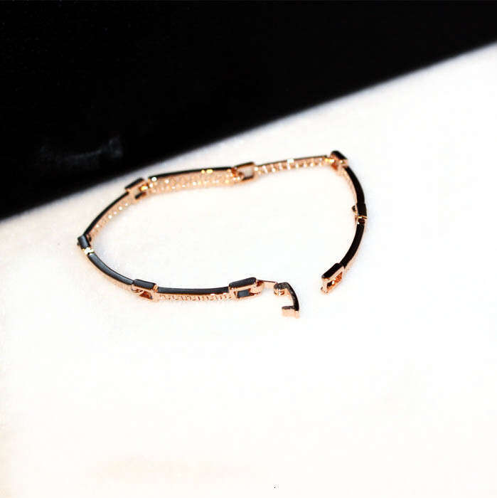 2025 Spring-Summer Korean-Style Bracelet - Alloy Gold-Plated, Crystal-Embellished, Geometric Line Design, Kabiya Brand, Fashion OL Jewelry for Women (