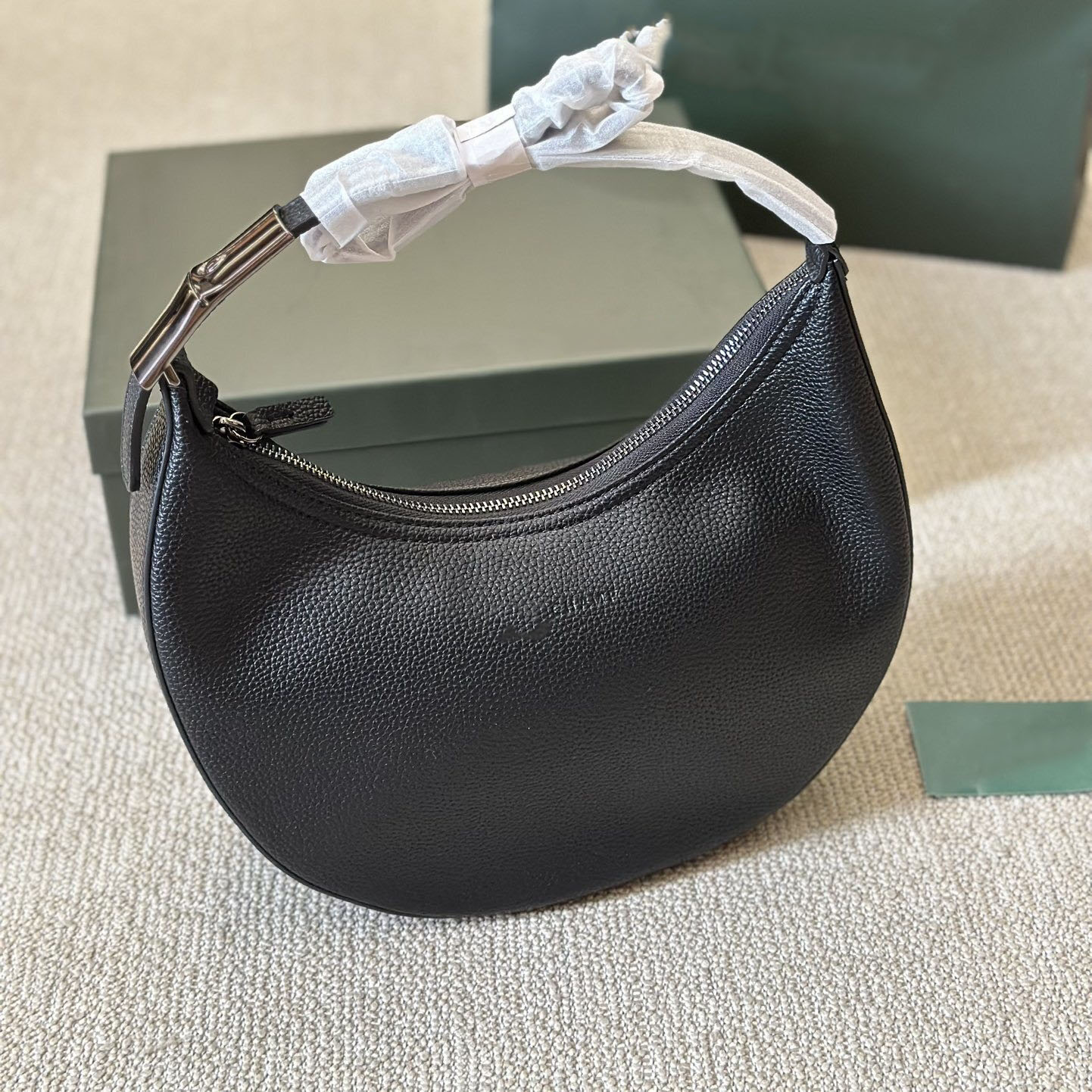 designer bag womens handbags fashion The latest style of single-shoulder bag with genuine leather texture, crescent-shaped underarm bag with gift box packaging 001.