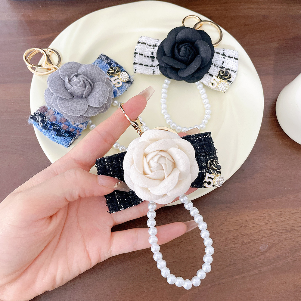 French Classic Black White Bag Charm Camellia Fabric Car Gift Ornament Bow Pearl Chain Keychain