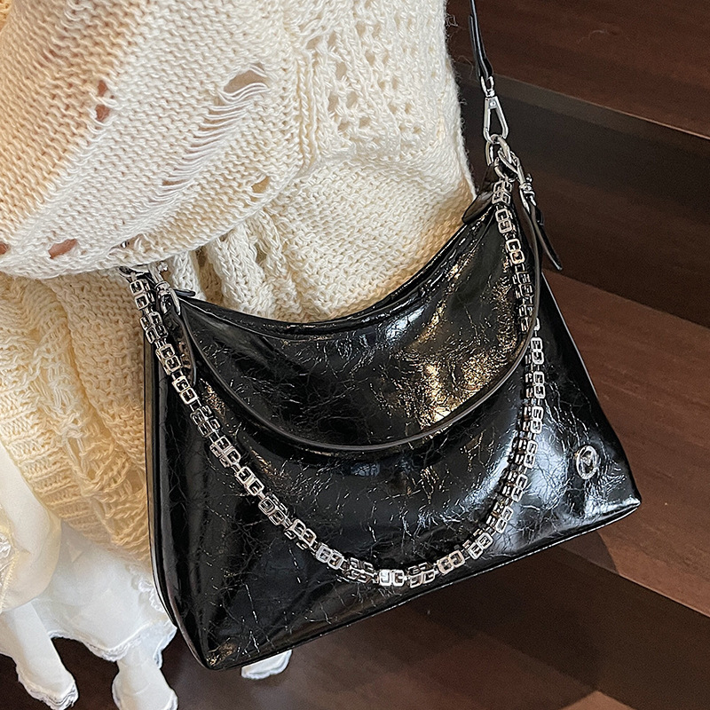 autumn new Korean style atmosphere versatile elegant large capacity women s handbag niche design simple commuting fashion armpit bag designer shoulder