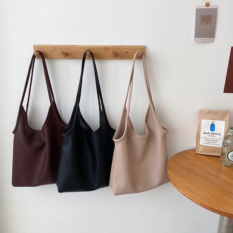 Elegant Multipurpose Leather Handbag: Spacious Shoulder Purse Ideal for Parents