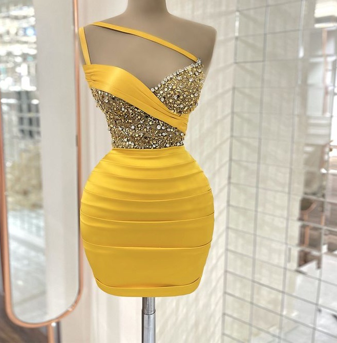 Chic Yellow Sheath Cocktail Dress One Shoulder Crystals Sequined Satin Illusion Short Mini Graduation Homecoming Dresses For Special Occasions Sweethe