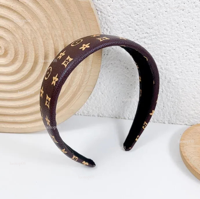 Fashion style vintage high quality leather headband letters print wide edge brand designer knotted hair hoop for women outdoor sports headwear ac Luxu