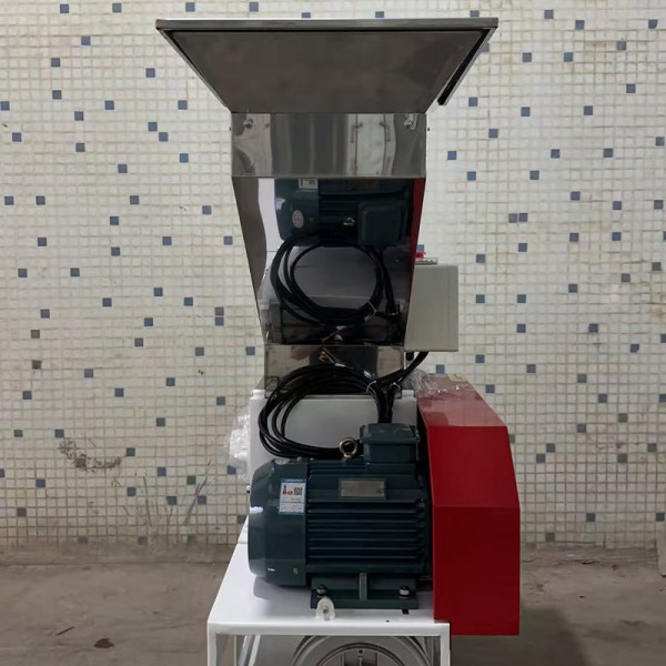 High-Efficiency Medium-Speed Edge-Side Crusher for Material Processing