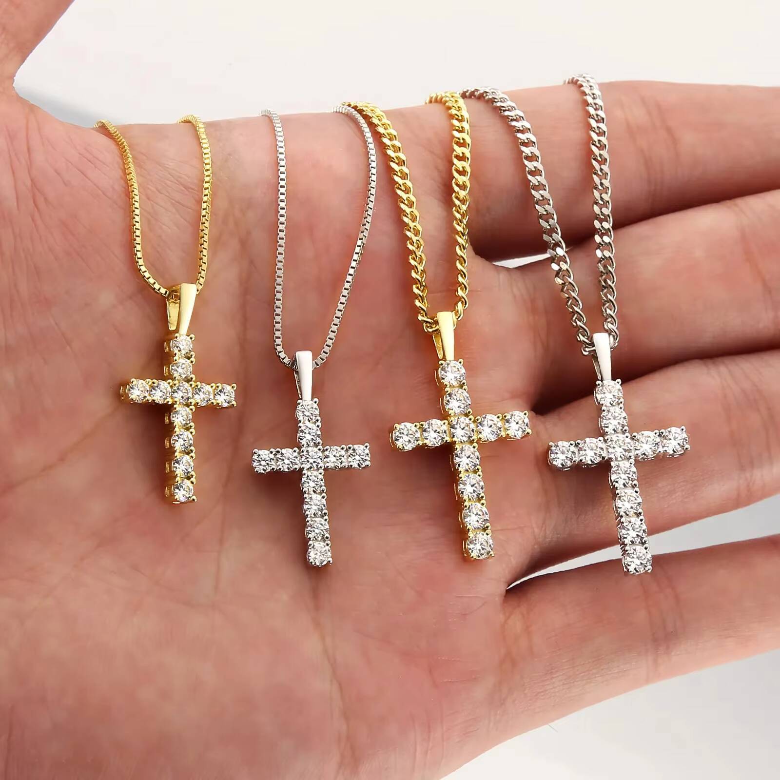 2025Mossanite Charm Catholicism Jewelry Gifts Women Men Gold Plated 925 Sterling Silver Chain VVS Moissanite Cross Pendant Necklace