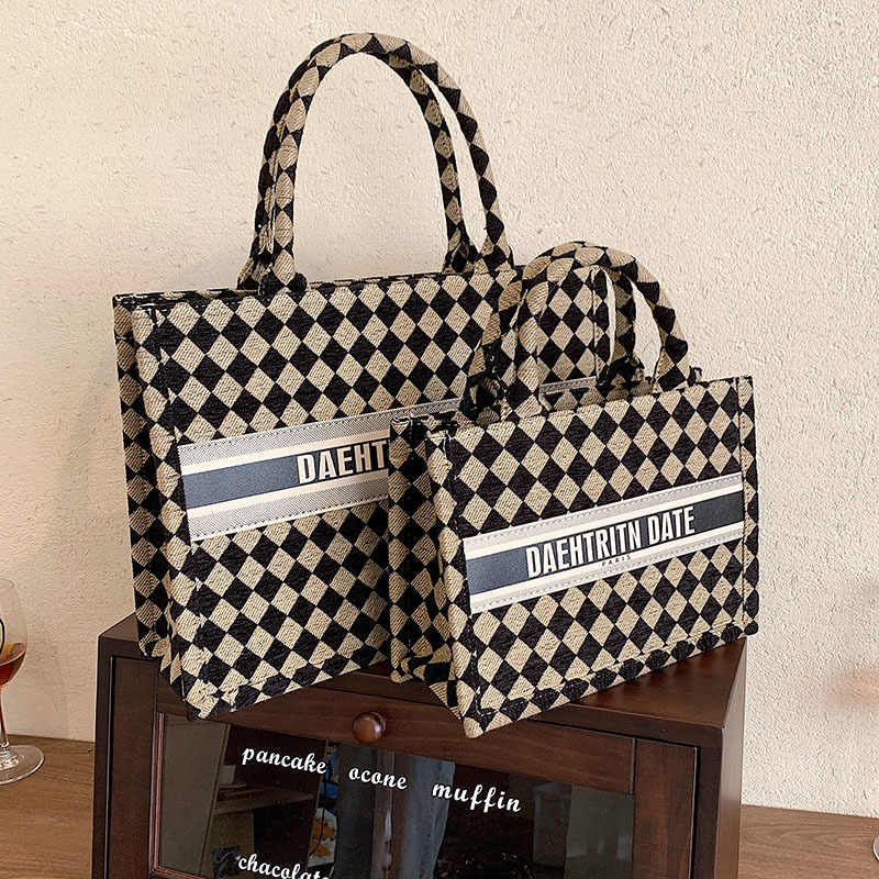 Free delivery designer bags Large capacity tote bag women retro armpit bag commuting handbag shoulder bag Water-resistant black plain