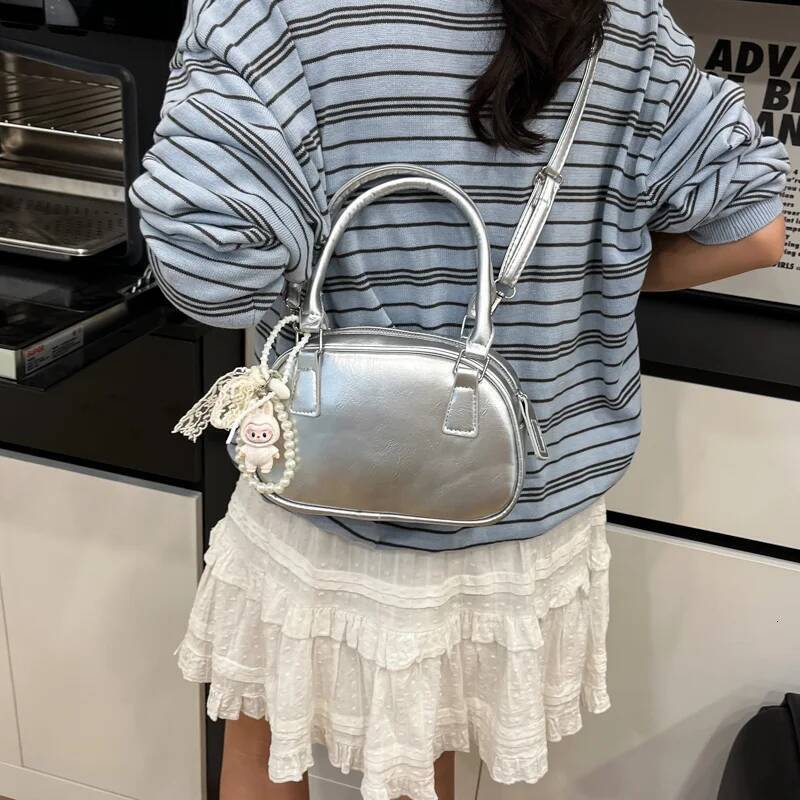Luxury Handbag Faionable Red Women's Handbag 2025 New Summer Crossbody Soft PU Leather Casual Single Oulder Bag With Zipper Closure Handbag BagVo