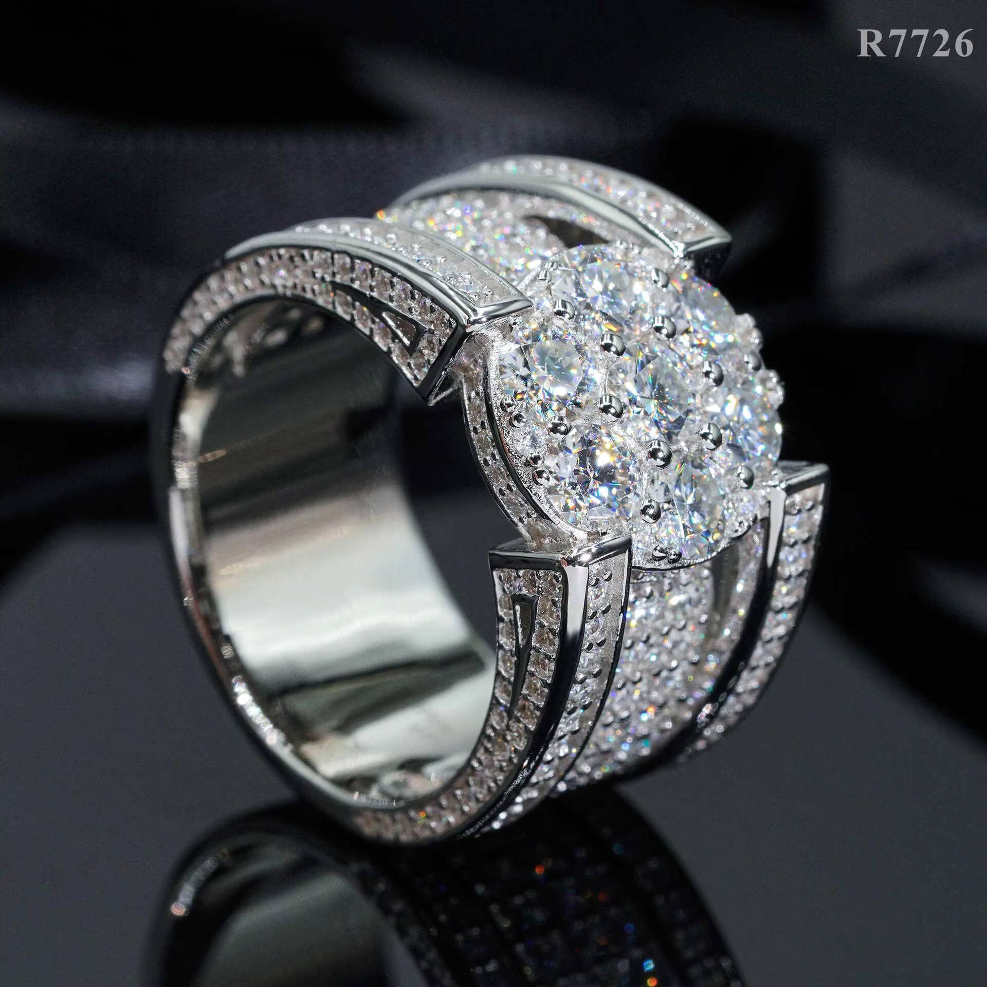 Luxury Iced Out Rings Men Luxury 925 Sterling Silver Diamond Vvs Moissanite Rings Women Custom Rings Factory Wholesale