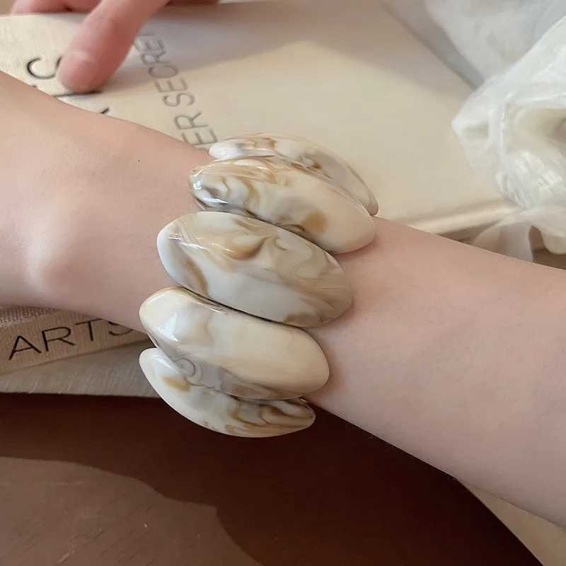 oval Smudging Acrylic Bangles for Women Personality Design Versatile Elastic Rope Bangle Highend Chunky Party Jewelry Gifts Y250904
