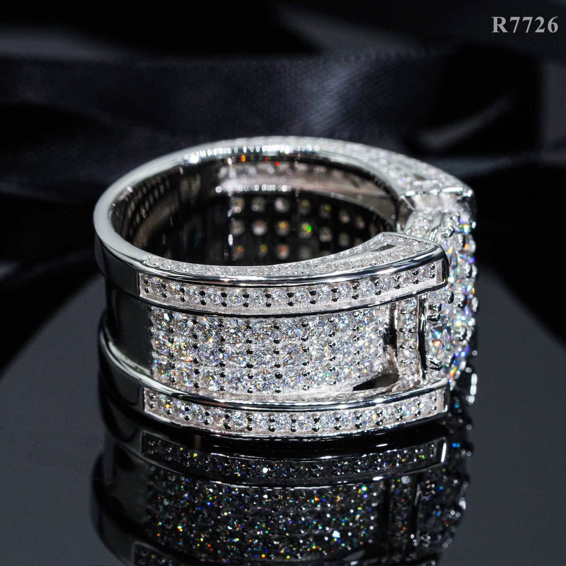 Luxury Iced Out Rings Men Luxury 925 Sterling Silver Diamond Vvs Moissanite Rings Women Custom Rings Factory Wholesale