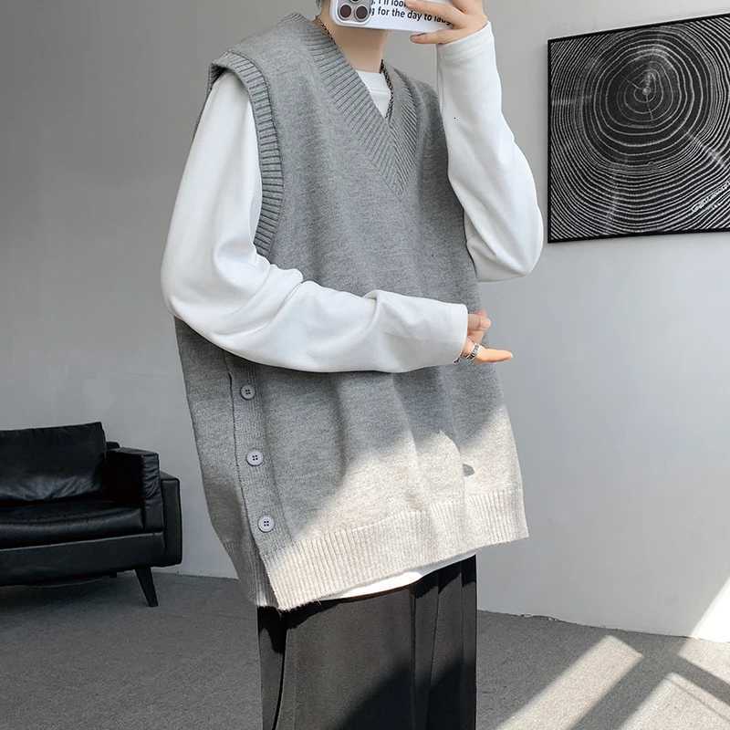 Winter Sweater Vest Men Warm Fashion Casual Vneck Knitted Pullover Men Korean Loose Sleeveless Sweater Mens Jumper ClothesXJ250904