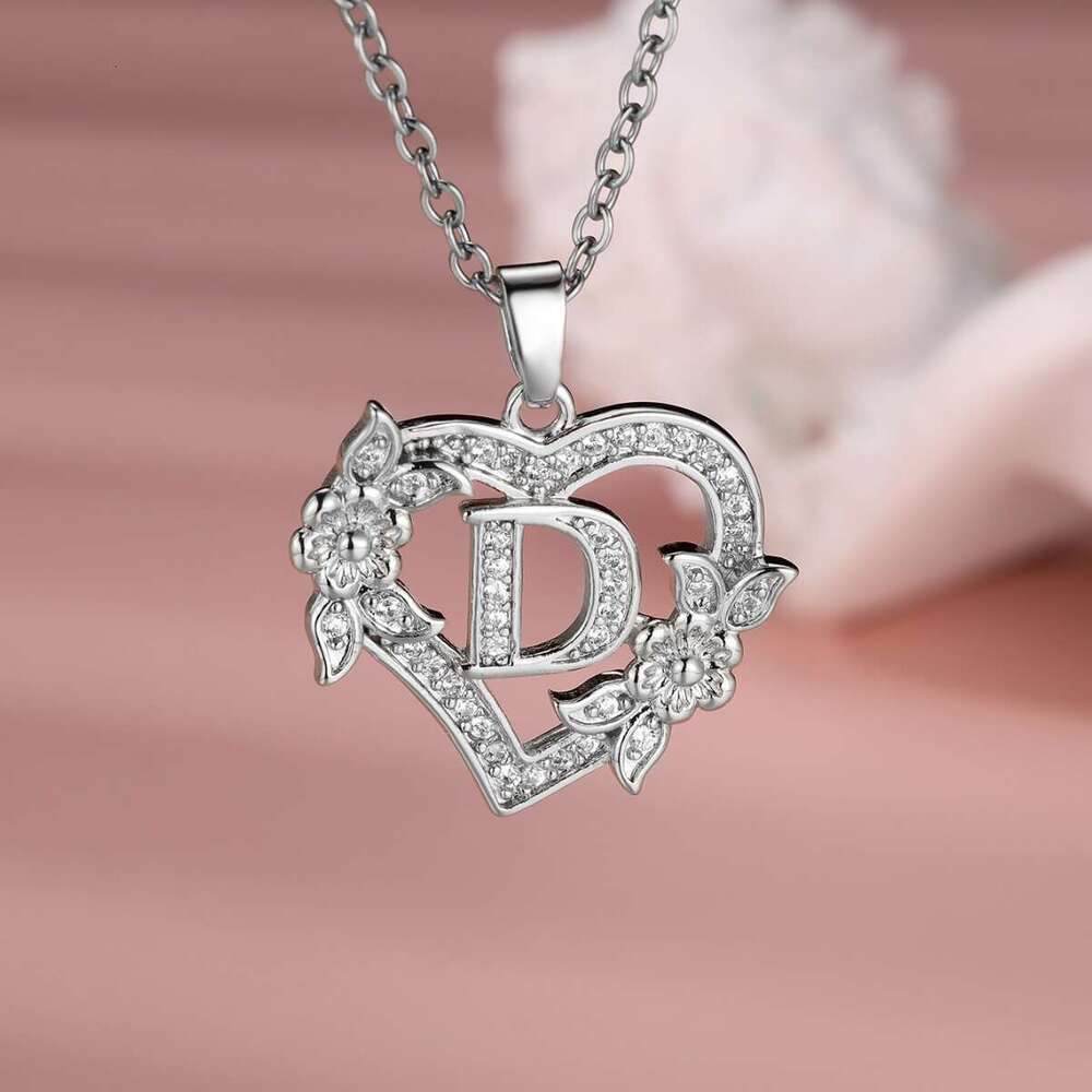 Personalized Gold Heart Initial Necklace 26 Letter CZ Flower Pendant Niche Versatile Jewelry for Women