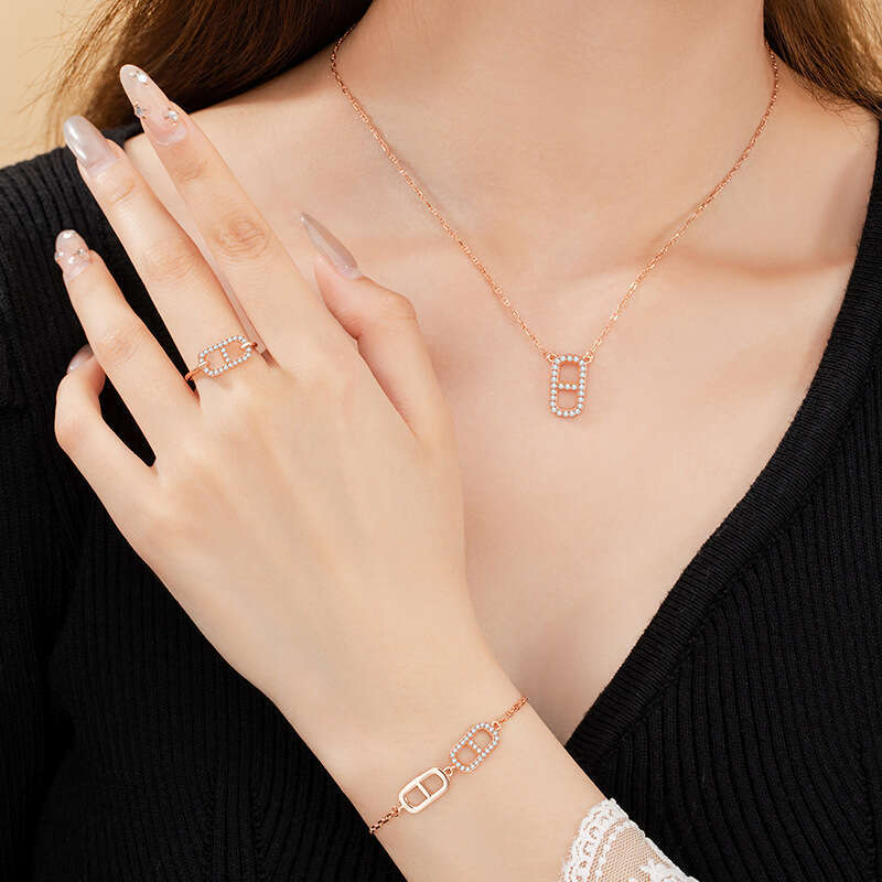 Pig Nose Pure Sier S Necklace for Women Fashion Versatile Block Collarbone Chain Ins Sweet Style Zircon Pendant