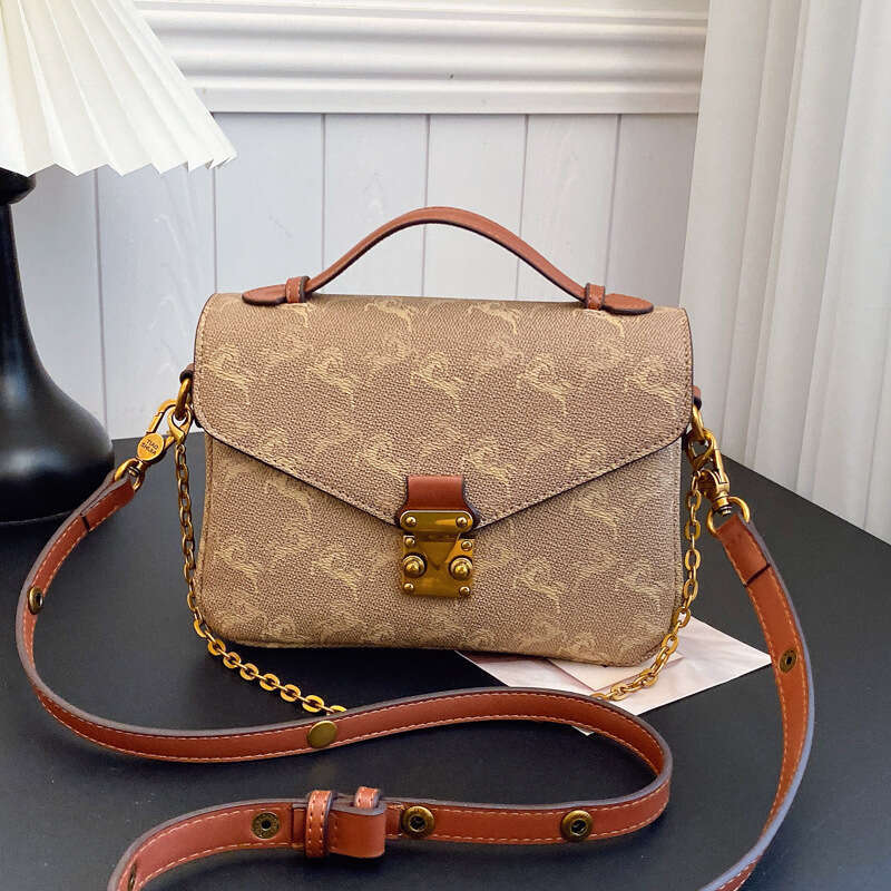 Designer Bags Luxury Shoulder Bags Messenger Bags 2025 New Letter Printed Small Square Bags Versatile Shoulder Crossbody Bag for Women