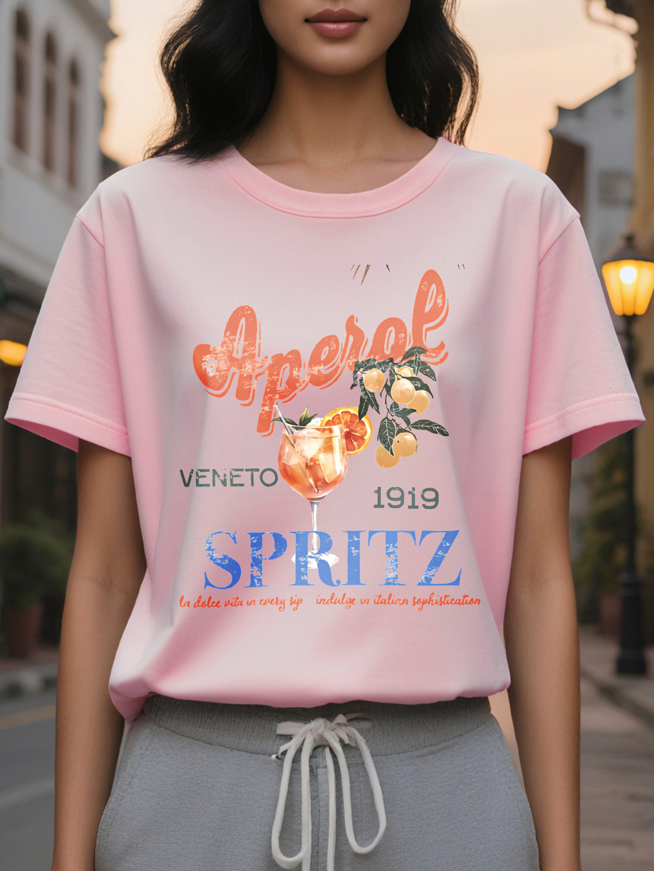 Vintage Aperol Spritz Ladies Pattern T-Shirt Light Gray Casual Round Neck Shirt with Venetian Bottle Design Ideal