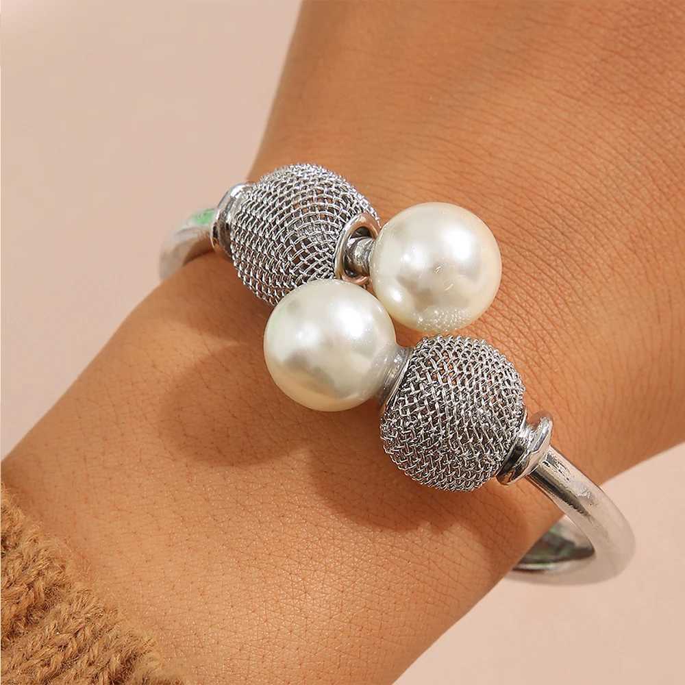 Vintage Exaggerated Metal Mesh Net Bracelet Bangle for Women Geometric Round Pearl Ball Open Cuff Bangles Jewelry Gifts 2023 New Y250904