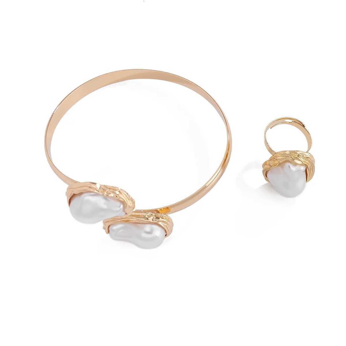 European And French Baroque Opposite Sex Pearl Bracelet Ring Set Retro Niche Womens Jewelry Gifts 2024 Y250904