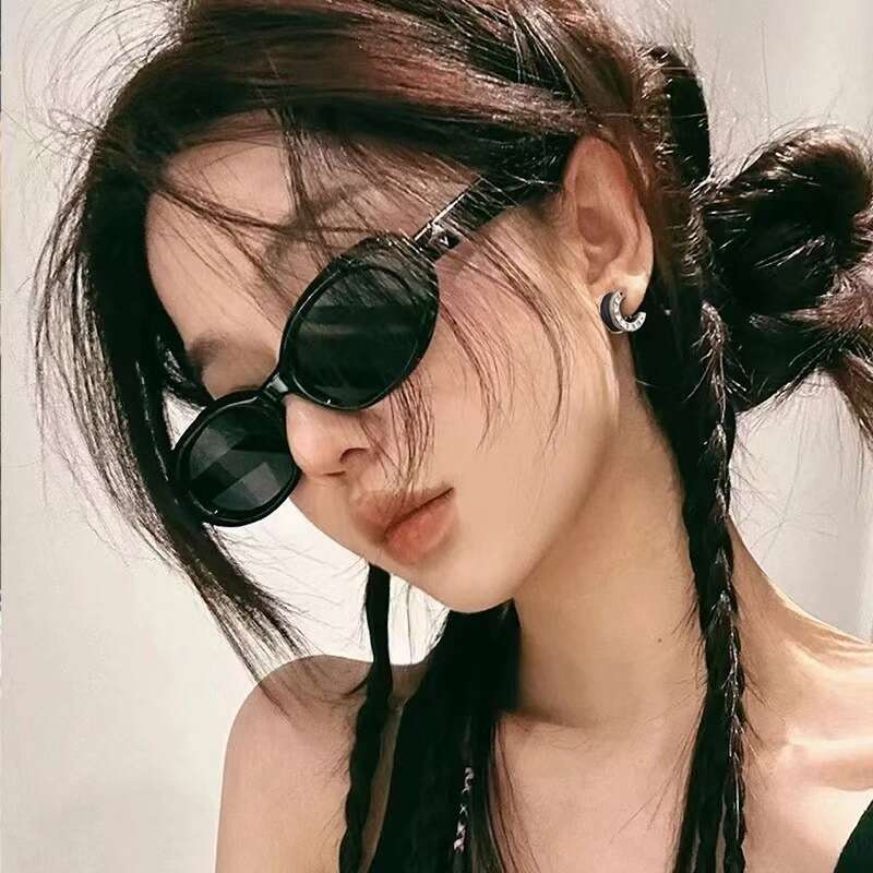 DH collections New Arrival! Women's Stylish Black Tweed - inspired Ear Clips & Earrings. Exude a touch of luxury with this trendy design.