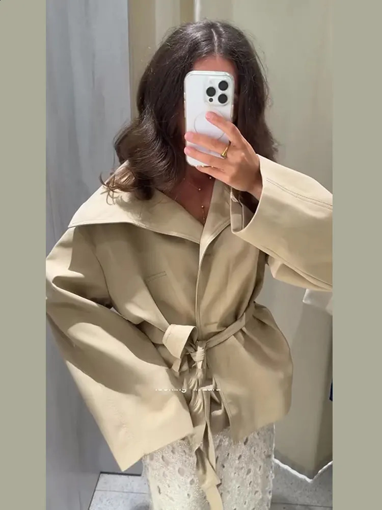 Elegant Womens Jacket Turndown Collar Full Sleeve Belt Lace Up Solid Female Short Jackts 2025 Autumn Fashion Commute Lady Coat 250904