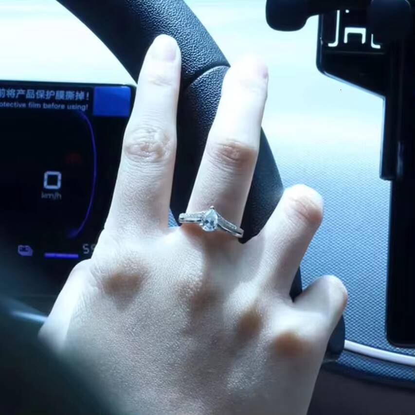 Aivenchy Ladies Fine Ring Jewelry Rhodium Plated Lab Grown Diamond Women Moissanite S925 Sterling Silver Finger Ring