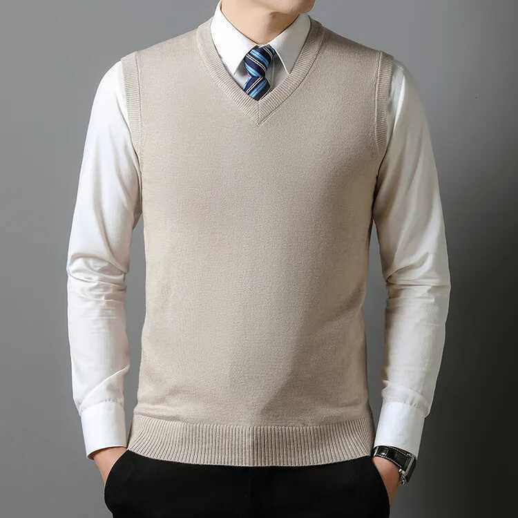 New Mens Autumn Highend Sweater Vest Vneck Warm Knit Sleeveness Mens Clothes Pullover TopsXJ250904