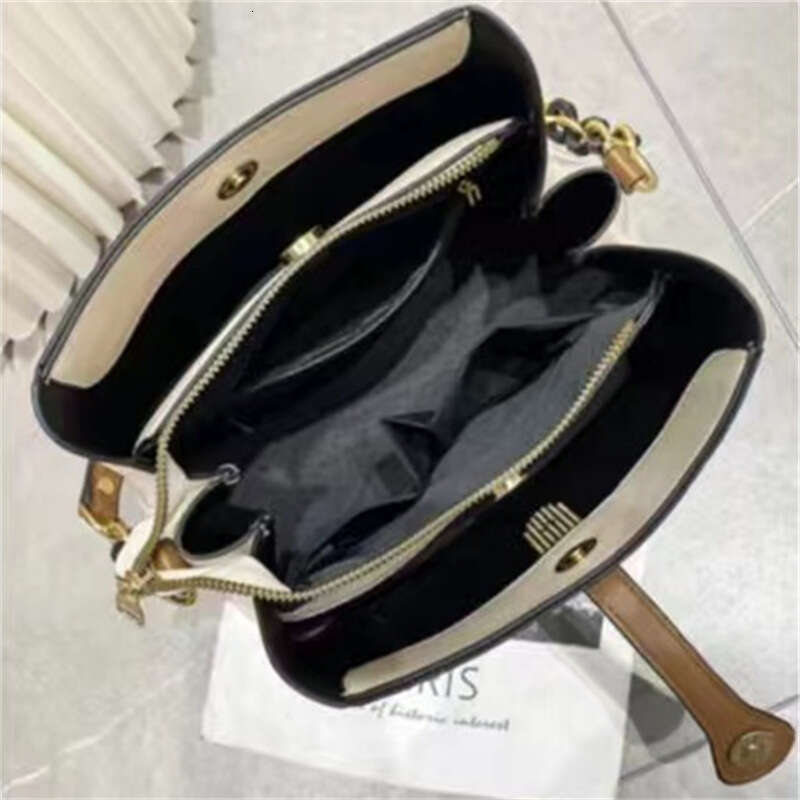 DHessentials Women's Quilted Tote Bag Large Capacity Handbag Dual Strap Vintage Crossbody Purse Unique Stylish Bucket Bag