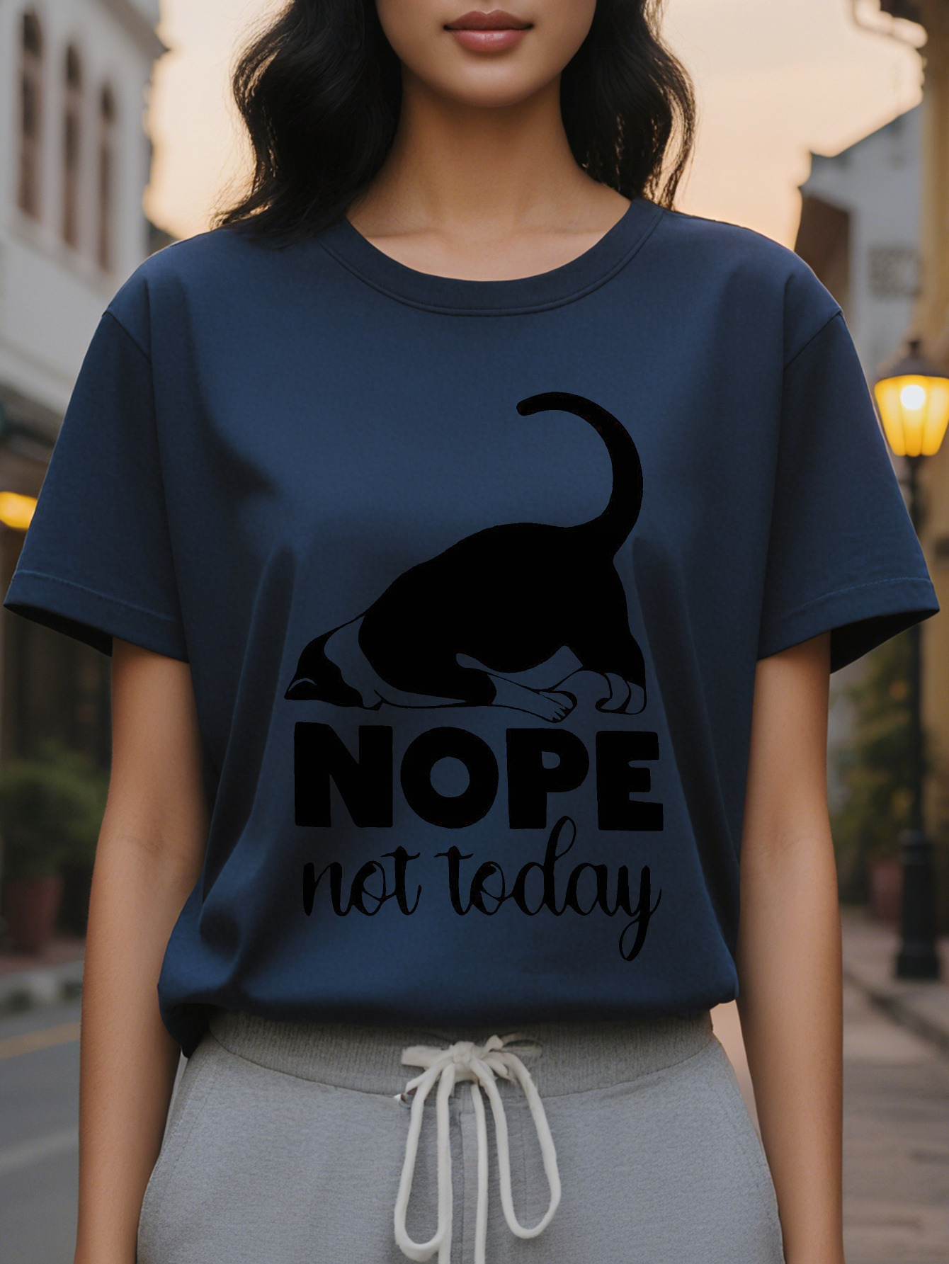 Women's Summer and Spring Round Neck Casual Short Sleeve T-Shirt with Cartoon Cat Pattern