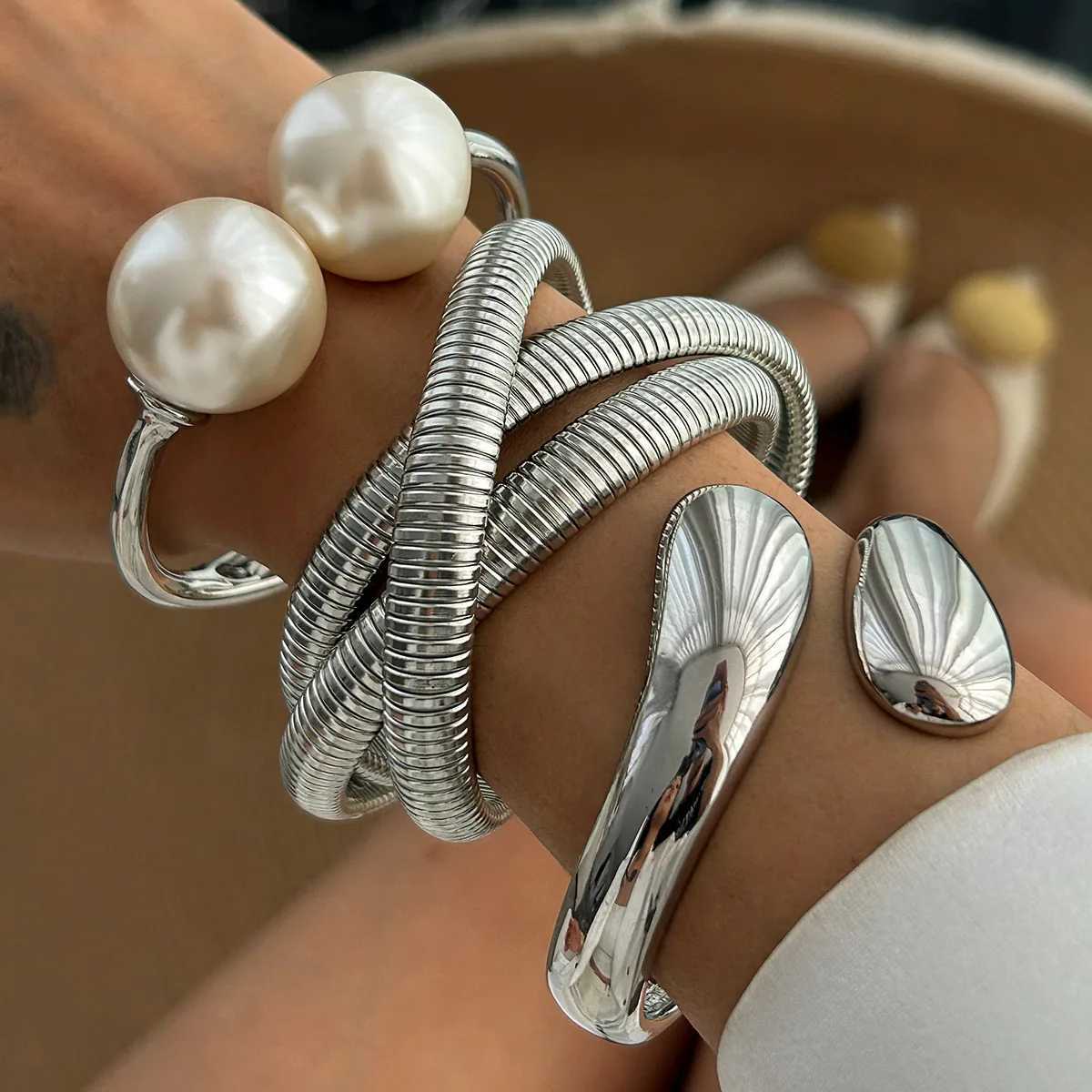 KMVEXO Vintage Layer Geetric Chunky Bangles Gold Silver Color Metal Cuff Open Stacking Bracelet Bangle Streetwear Punk Jewelry Y250904