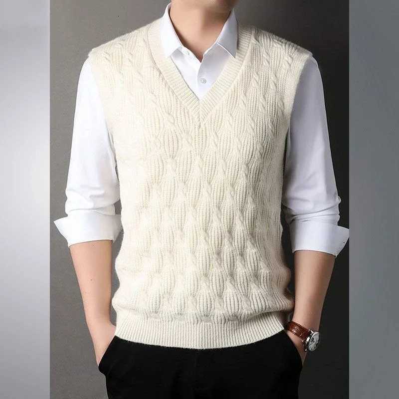 Men Clothing Sleeveless Sweater Vest VNeck Solid Screw Thread Vintage Korean Fashion Casual Loose Knitted Tops XT12XJ250904