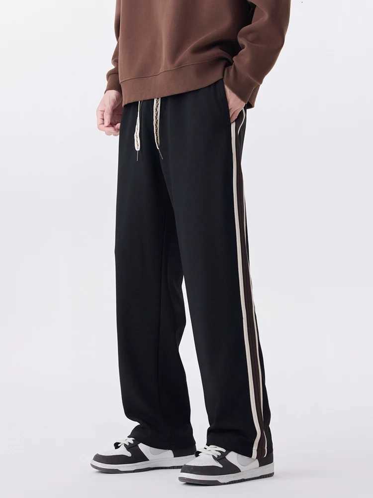 2025 Autumn New Straight Sweatpants Men Korean Fashion 330gsm Stretch Knit Sports Pants Loose Fit Wide Leg Casual TrousersXJ250904