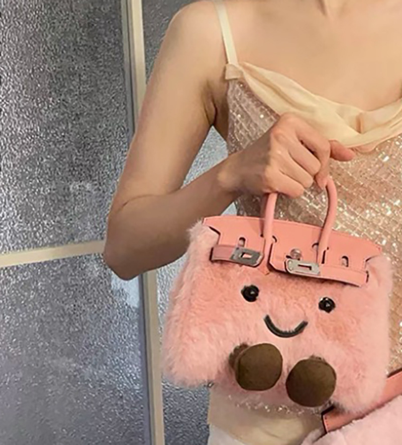 Best Seller 2025 New Pduct Popular Designer Tote Bags Co Branded Cute Platinum Plush Elf Mini Handheld Women Cssbody Bag Designer Bag