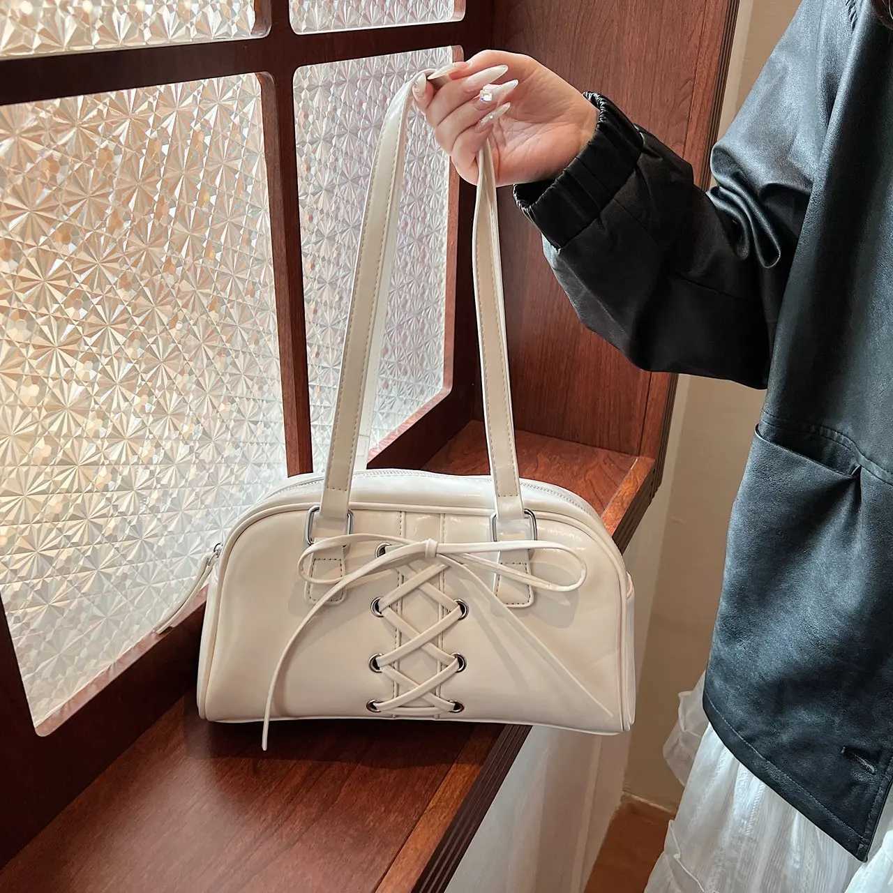 High end and large capacity bag for women 2024 new autumn and winter versatile single shoulder armpit bag handheld Boston bag Z250903