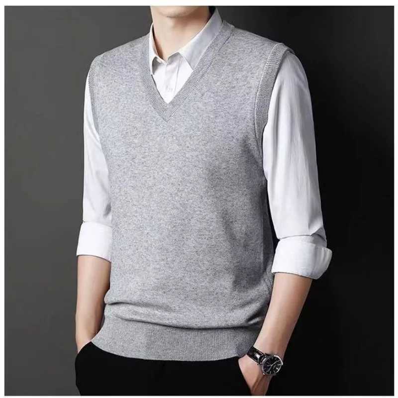 Fashion Men Solid Warm Sweater Vest Spring Autumn New Business Casual Versatile VNeck Slim Bottoming Knitted Sleeveless TopsXJ250904