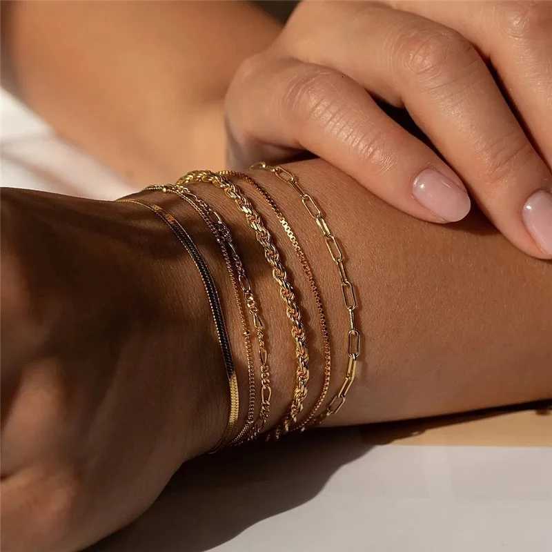 6Pcs Gold Color Multilayer Bracelet Set Boho Retro Thick Twist Cuban Chain Bracelet for Women 2024 Tren Quality Jewelry GiftsXJ250904