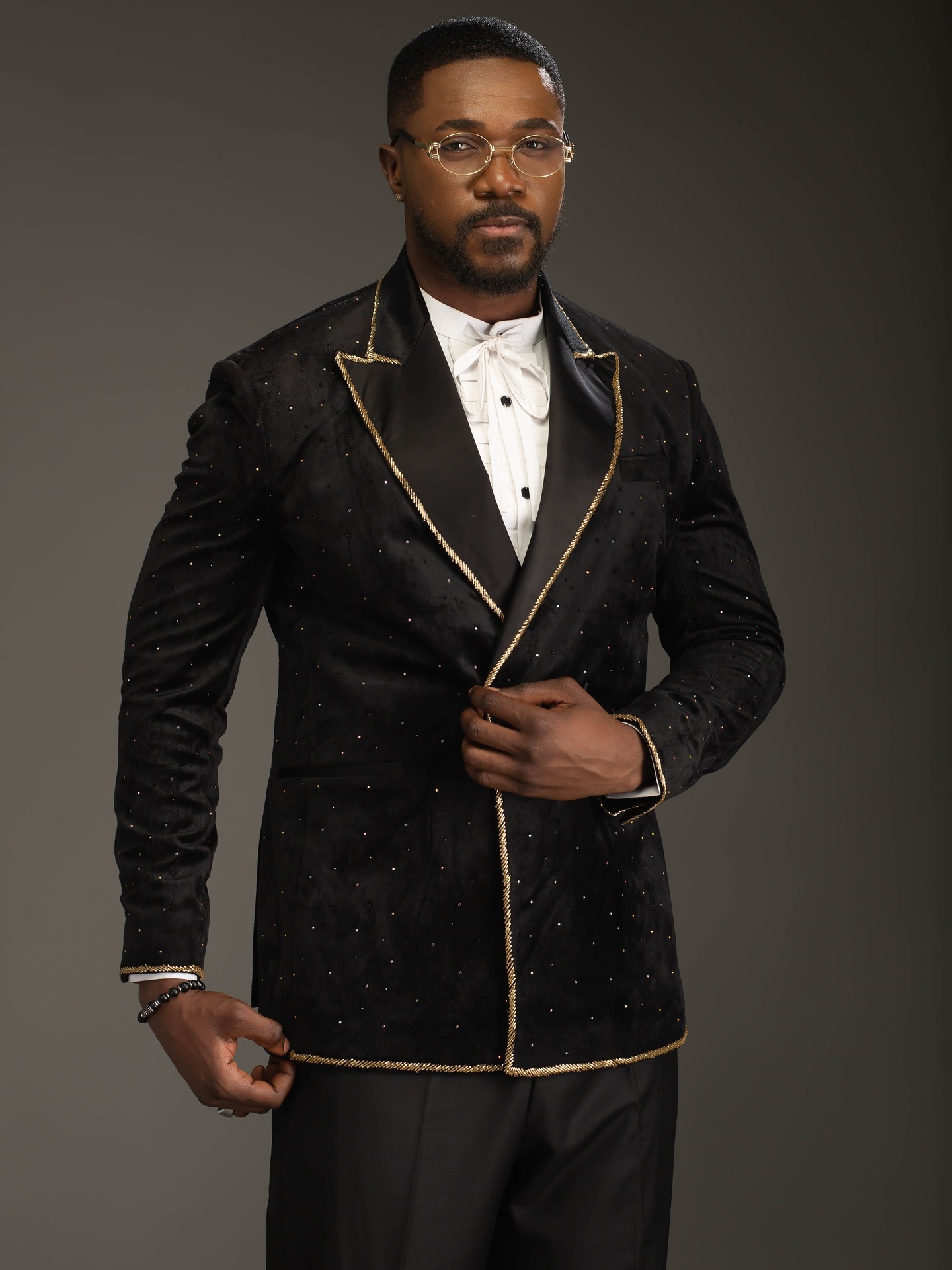 Stylish Men's Suit Peaked Lapel Beads 2 Pieces Set Tailor-Made Jacket Rhinestone Blazer Groom Customized Coat Pants Plus Size