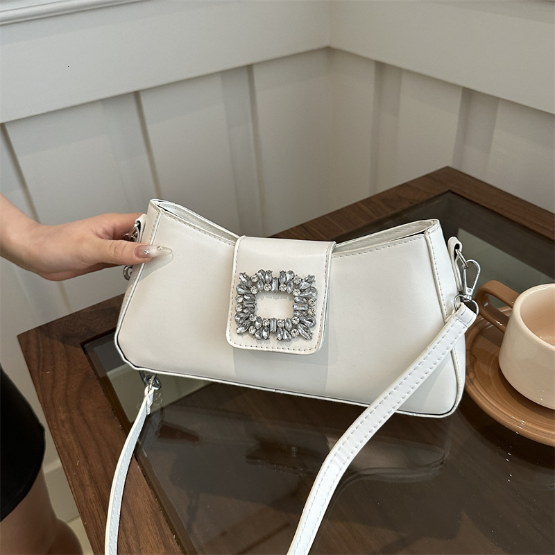 2025 autumn new crossbody bag niche design versatile simple style fashionable light luxury elegant crossbody bag designer shoulder bag