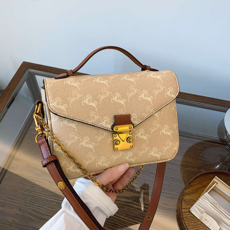 Designer Bags Luxury Shoulder Bags Messenger Bags 2025 New Letter Printed Small Square Bags Versatile Shoulder Crossbody Bag for Women