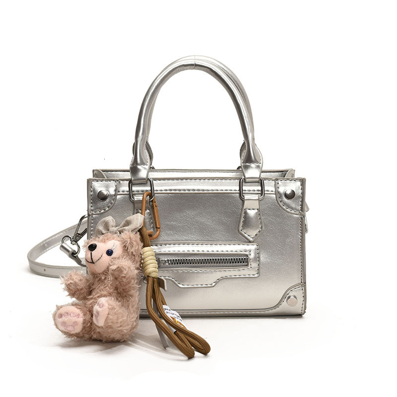 2025 autumn new crossbody bag fashionable retro versatile texture niche design women's motorcycle bag designer shoulder bag