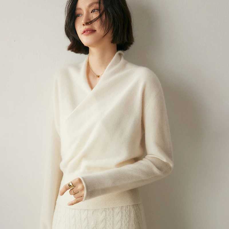 Autumn New 100 Pure Cashmere Knitted Sweater Women High Quality VNeck Pullover Female Winter Fashion Clothes Girls Tops M250904