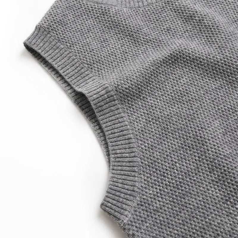Mens Sweater Temperment Authentic AutumnWinter Sweater Tank Top Sweater Round Neck Vest Solid Color Knitted Sweater TOPXJ250904