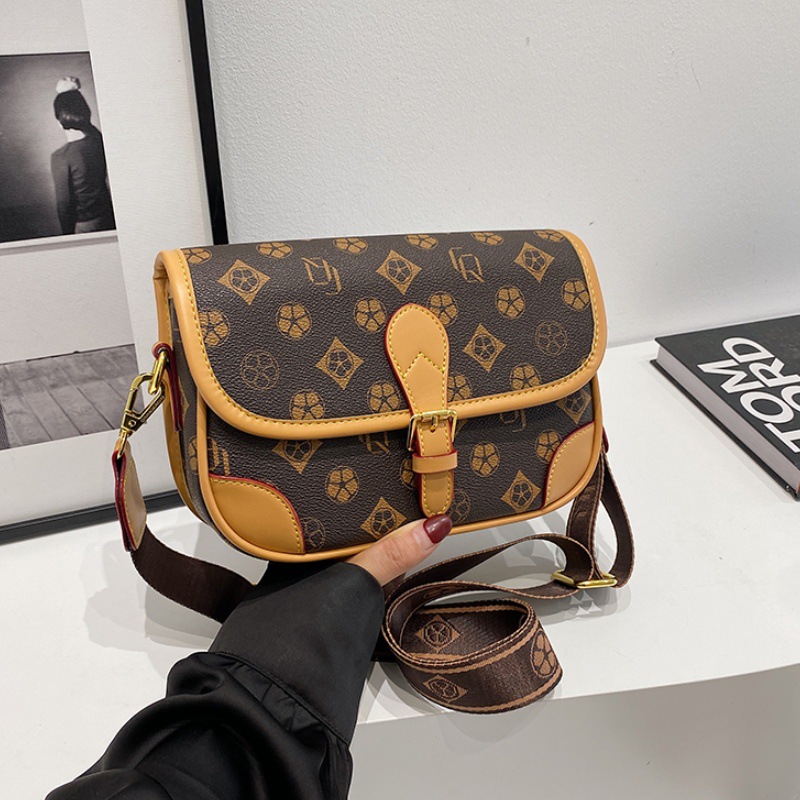 Small bag women 2025 new European and American fashion underarm bag versatile fashion high-end texture temperament shoulder messenger bag