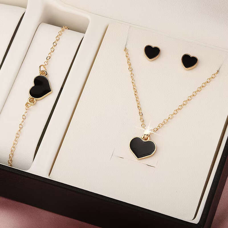 Hot Selling Heart Jewelry Fashion Simple Versatile Bracelet Earrings Collarbone Chain Three-Piece Set