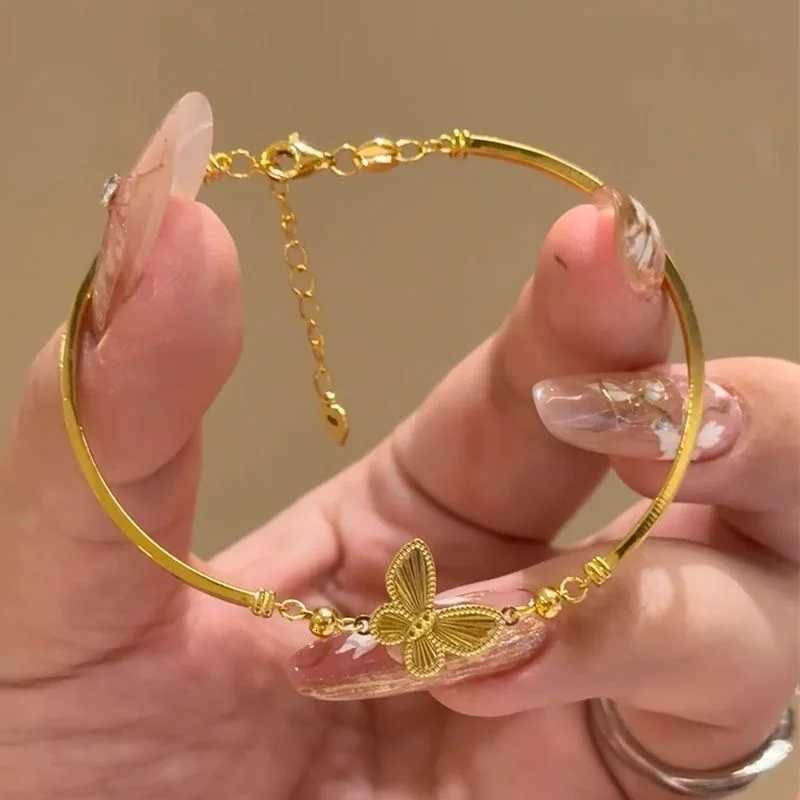 Korean Light Luxury Shiny Zircon Golden Bracelet for Women Elegant Bangle Party Banquet Charm Wedding Jewelry Gift Y250904