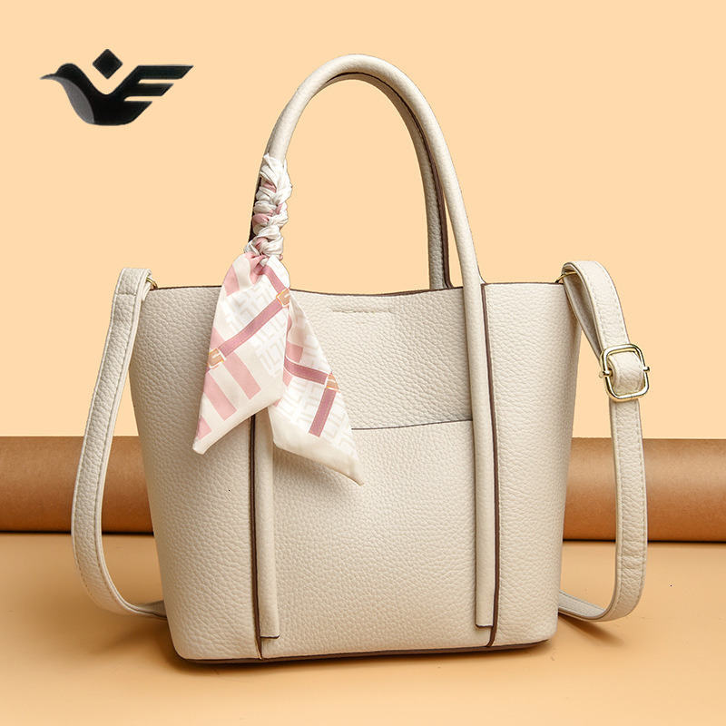 Feiyan Free Shipping New Designer Bag Luxury Shopping Bag 2025 Women's New Crossbody Commuter Large Capacity Tote Bag Fashion Trendy Shoulder Bag