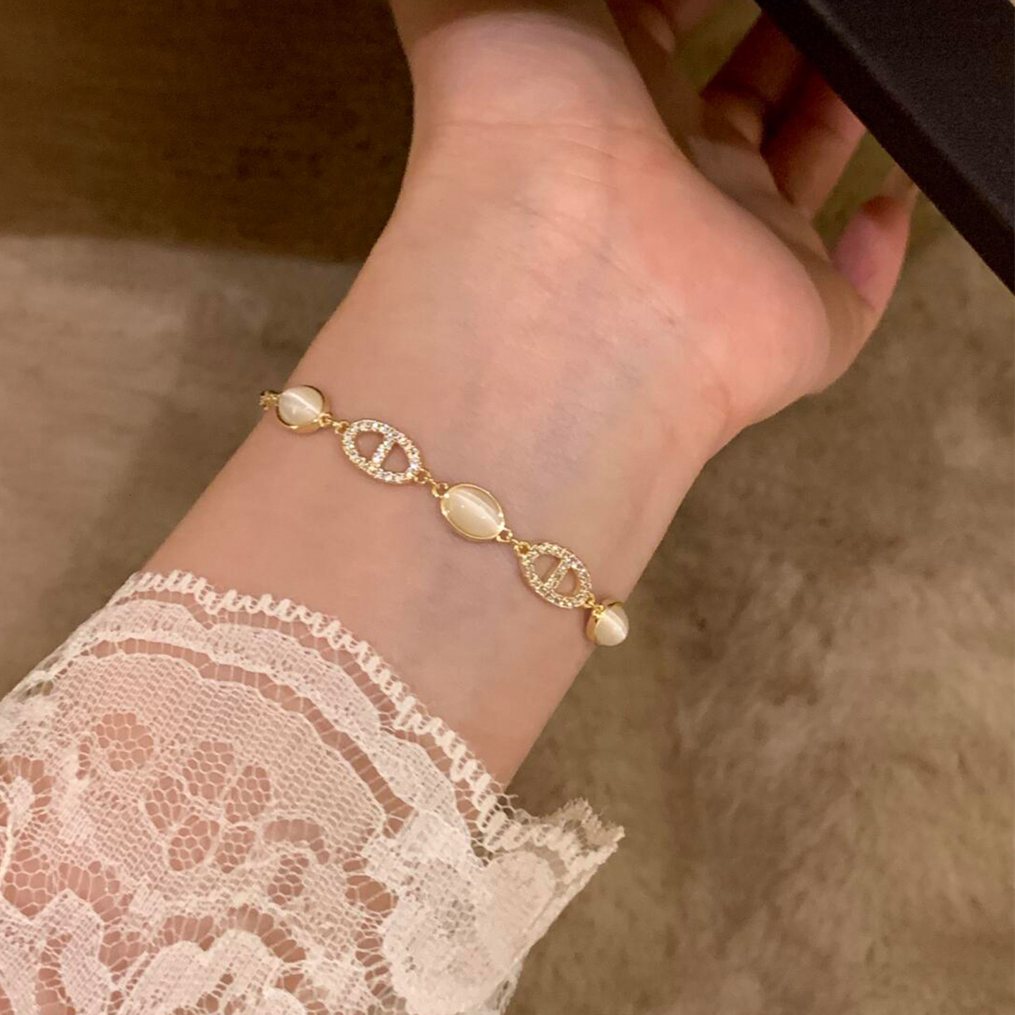 Oval Cat's Eye Stone Pig Nose Light High-end Feel Bracelet Niche Ins Versatile Elegant Jewelry for Women