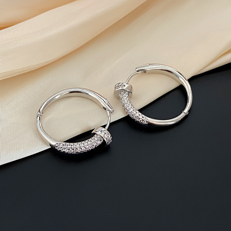 Designer Luxury Free Shipping Gold-plated Metal Style Zircon Round Earrings Fashionable Retro Round Elegant Earrings Light Luxury High-end Jewelry