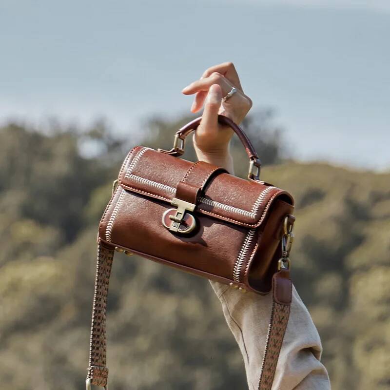 Women's 2025 new crossbody small summer high-end gift leather women's bag