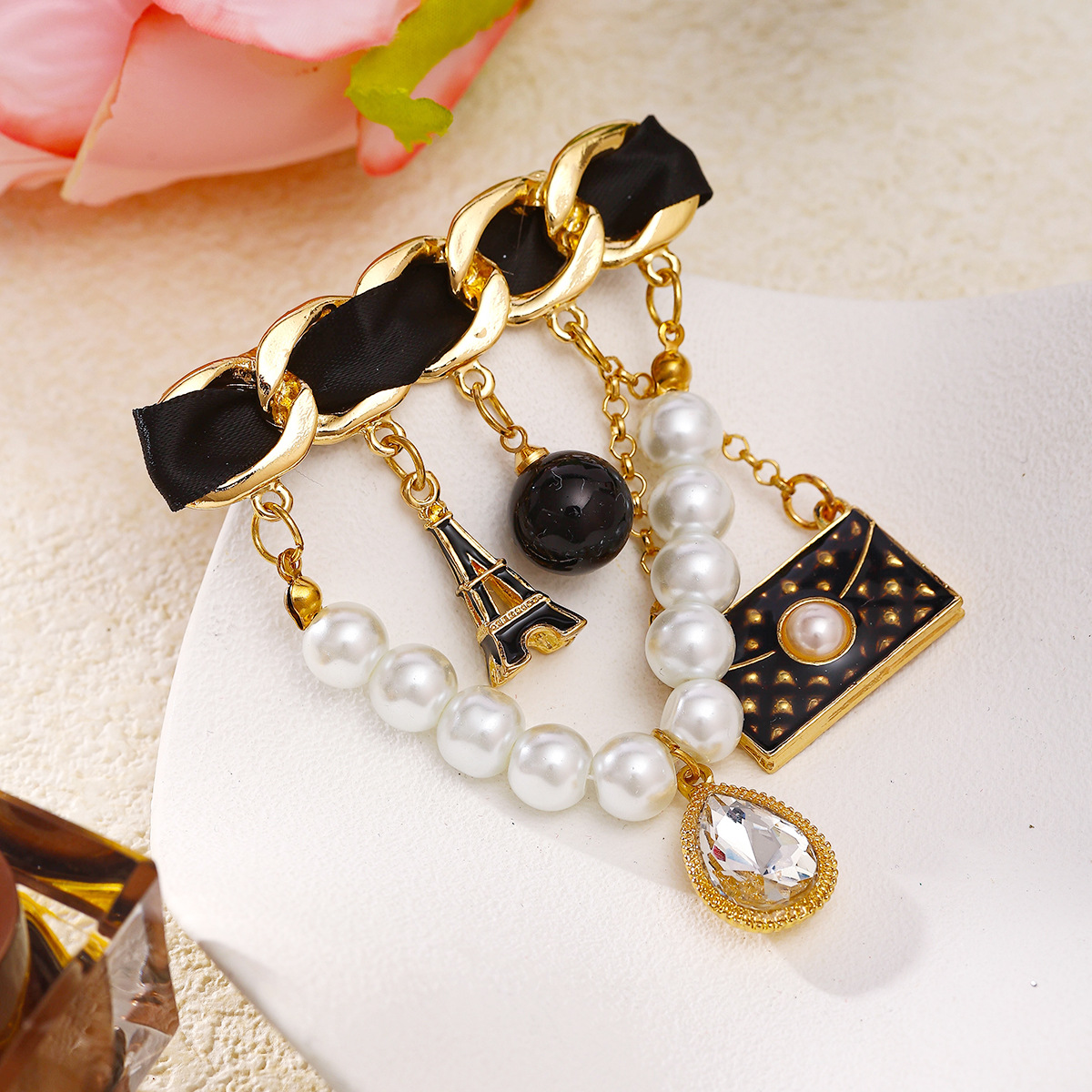 Trendy Design Pearl Brooches for Women Camellia Tassels Chain Pins Party Jewelry